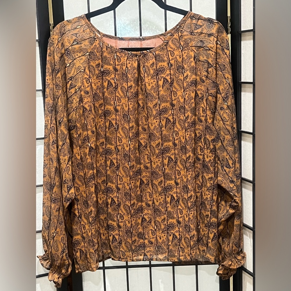 Q2 BALLON SLEEVES MUSTARD YELLOW PEASANT BLOUSE, PAISLEY METALLIC DESIGN SIZE L